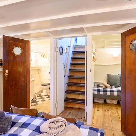 Boatapartment Animathor On Top Location Rotterdam Dış mekan fotoğraf