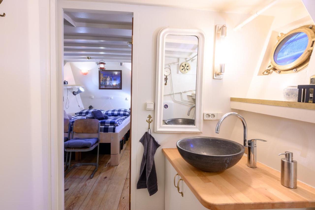 Boatapartment Animathor On Top Location Rotterdam Dış mekan fotoğraf